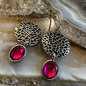 3040 Textured Silver Earrings with Vibrant Pink Accents